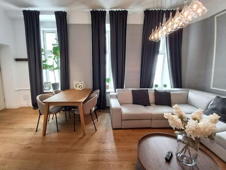 Concierge Hala Koszyki Apartment